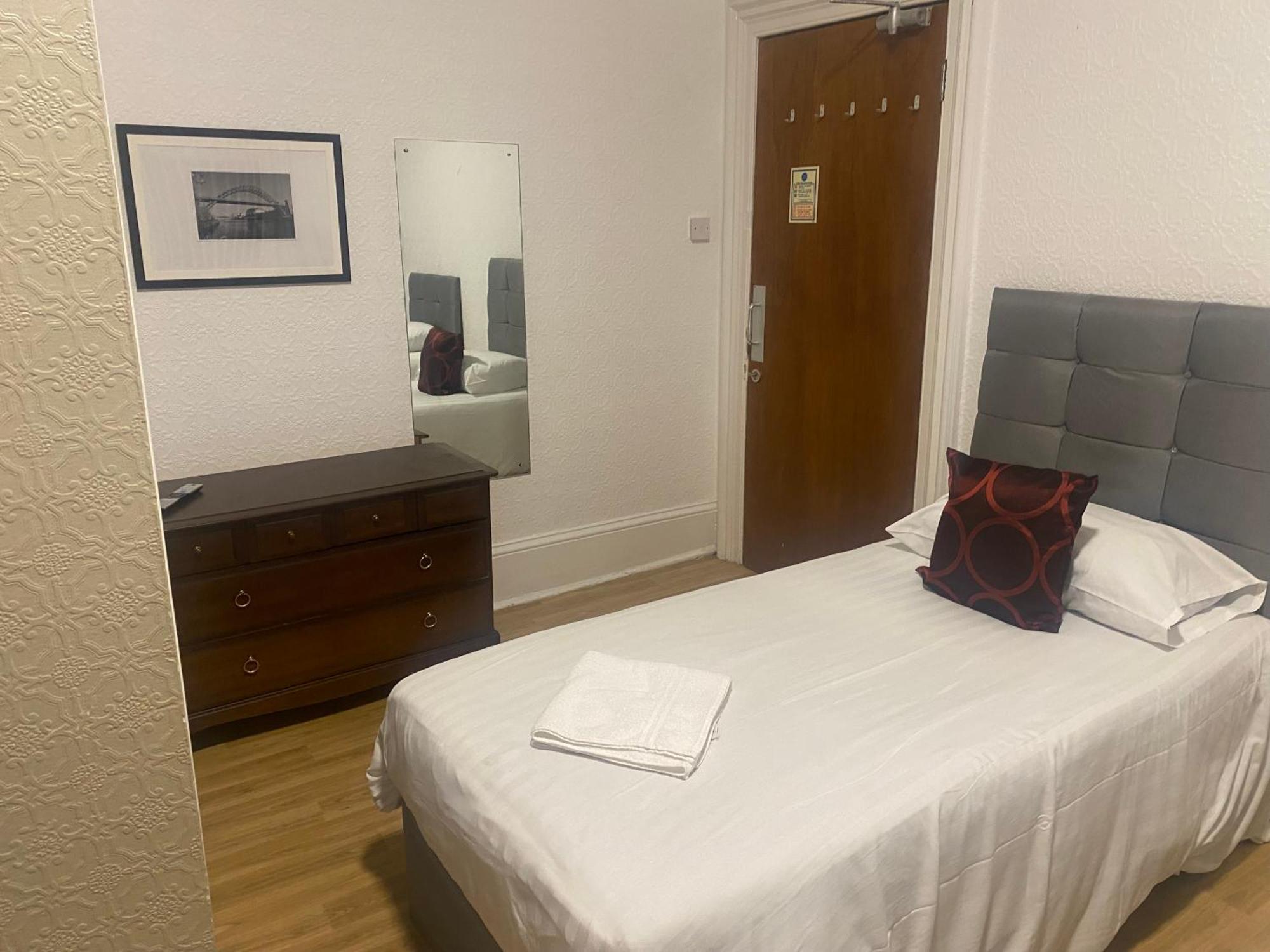 Clifton Hotel Newcastle Δωμάτιο φωτογραφία